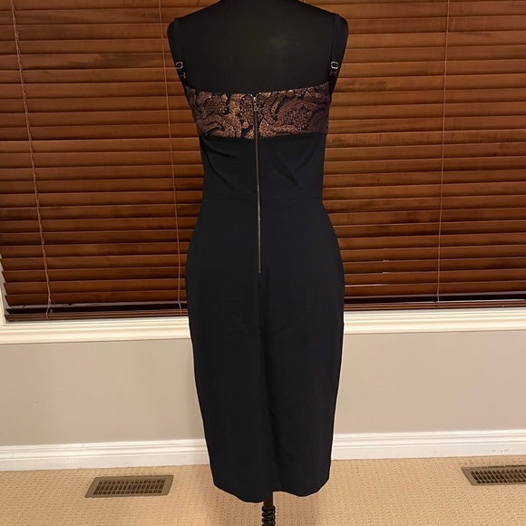 Dress - Picture 7 of 7